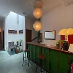 Bubango Хостел *
